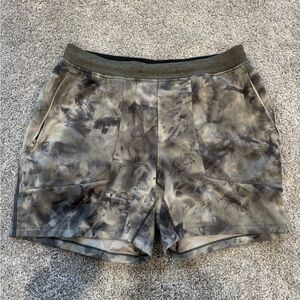 Luluemon textured tec shorts 5” XL